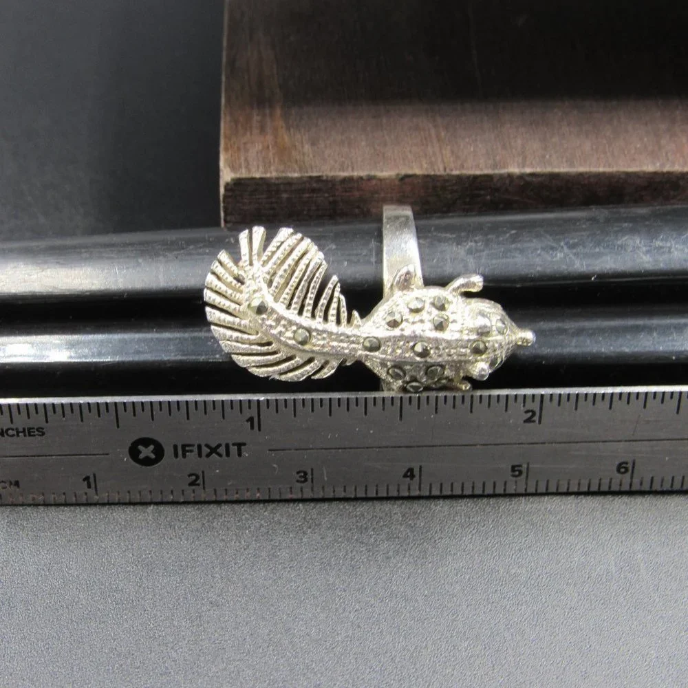 Size 7.5 Sterling Silver Marcasite Squirrel Band Ring - Picture 5 of 6